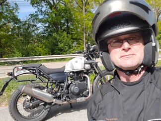 Ale&scaron; &Scaron;turza a Royal Enfield Himalayan
